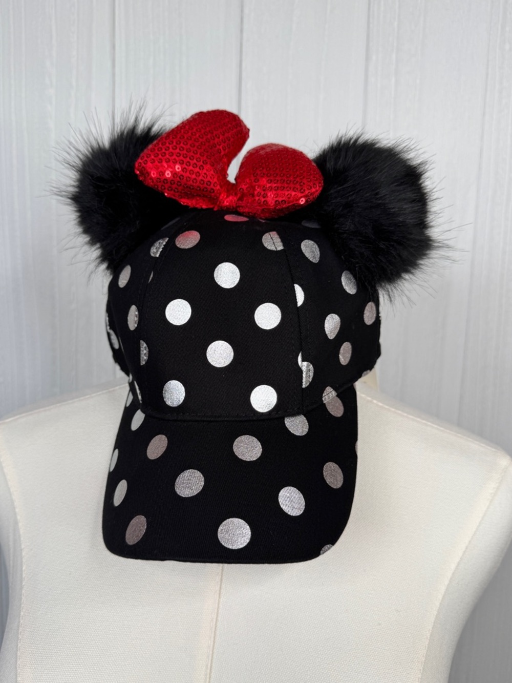 Disney Parks Minnie Mouse Black Silver Polka Dot Pom Pom Ears Sequin Bow Hat NWT
